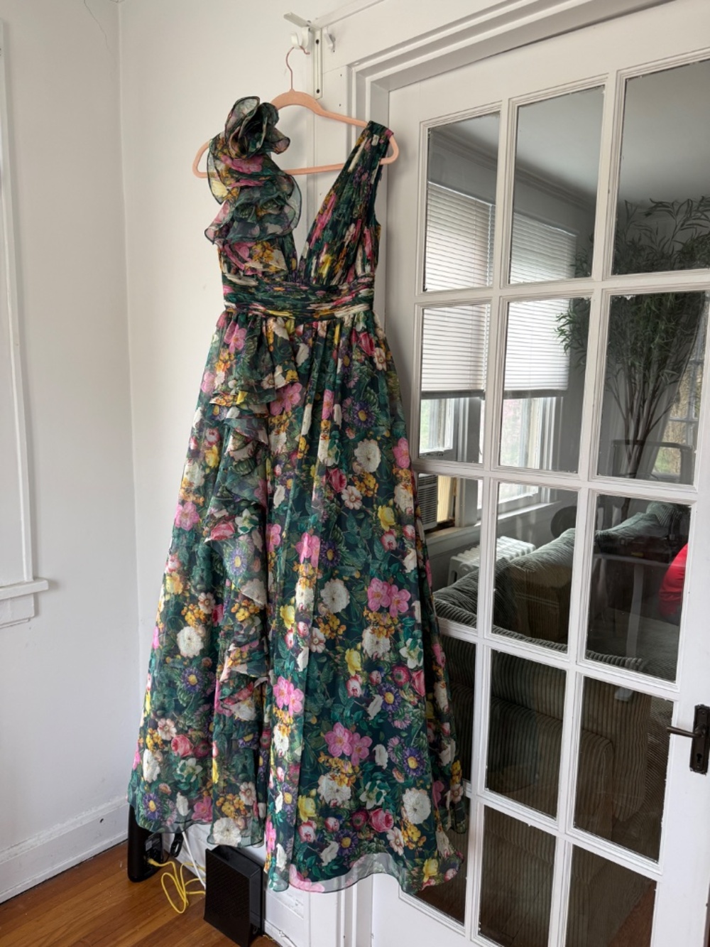 Mac Duggal Floral Chiffon Ruffled V Neck - Picture 3 of 3